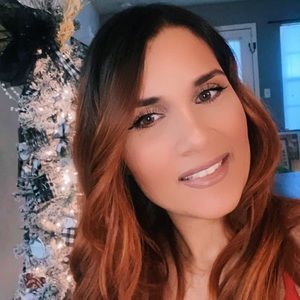 Meet your Posher, Desiree